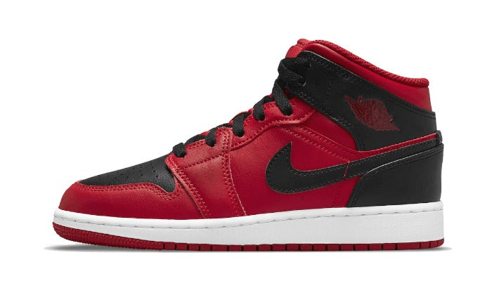 Air Jordan 1 Mid Reverse Bred